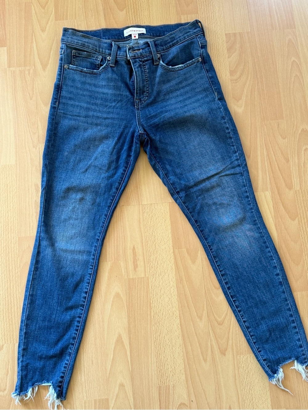 Lucky Brand Women’s Indigo Frayed Hem Skinny Jeans